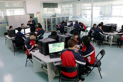 河北商贸学校计算机学生学习组网与网络管理