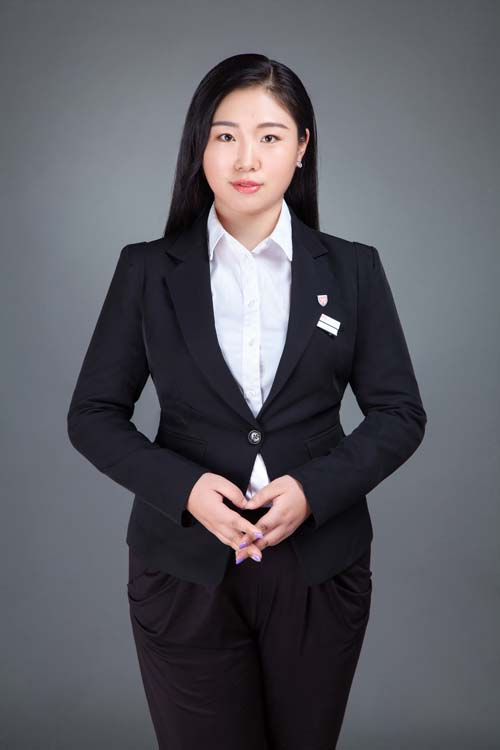 石家庄津桥国际基础英语冯晶晶老师工作照