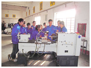 河北工业数控技工学校实践课