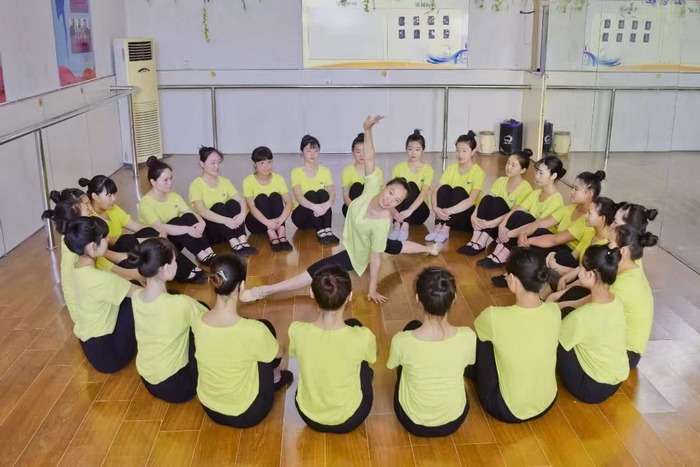 保定华中技工学校幼儿教育专业