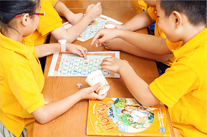 石家庄励步国际儿童英语小学员享受趣味课堂