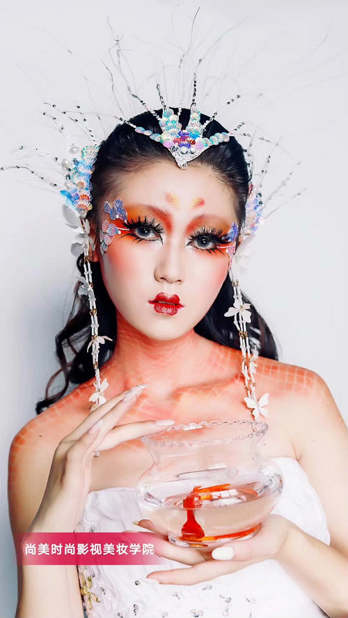 张家口尚美时尚化妆摄影艺术学校粉墨老师作品-锦鲤妆