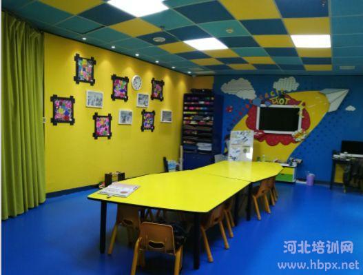 杨梅红艺术教育美术教室
