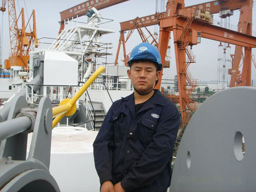 秦皇岛渤海船舶技工学校学生在山造重工集配车间
