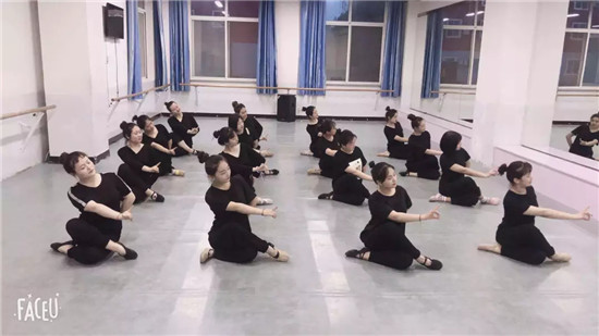 保定动力工程技术技工学校女子校区舞蹈社团