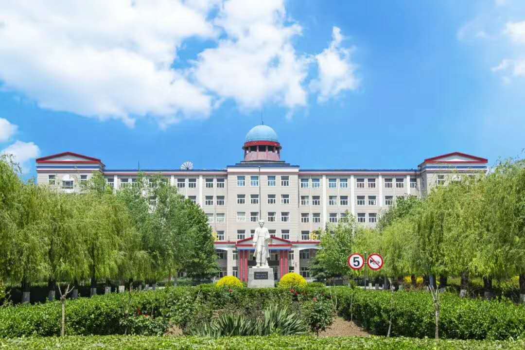 石家庄冀联医学院校门口