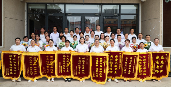 石家庄卓越中学高三年级教师合影