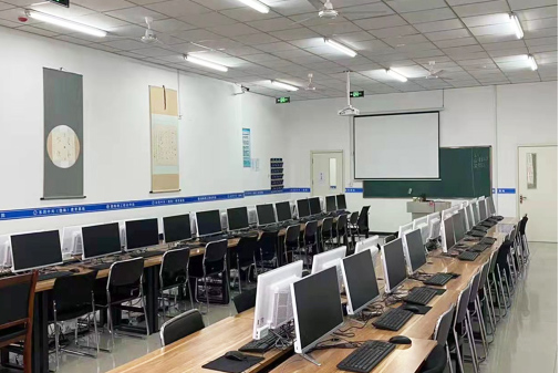 渤海理工职业学院计算机实训室