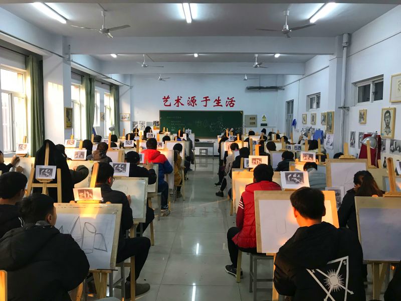 渤海理工职业学院艺术教室