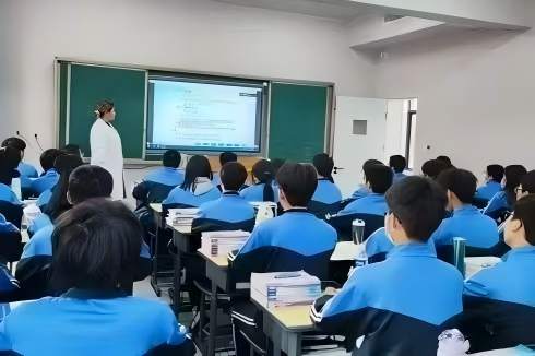 河北省工业数控技工学校课堂氛围