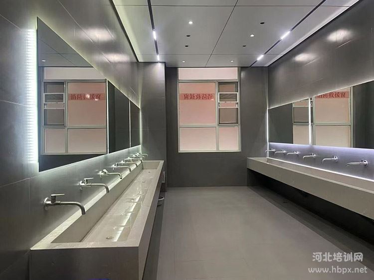 石家庄精英艺术高中教室宿舍洗漱间