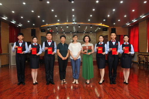 石家庄市旅游学校在河北省职业院校学生礼仪大赛中荣获团体一等奖