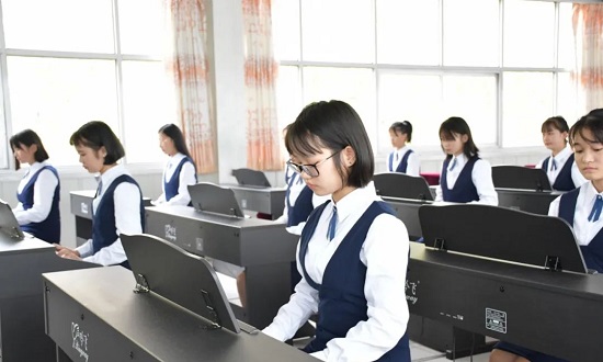 石家庄幼师学校计算机教室