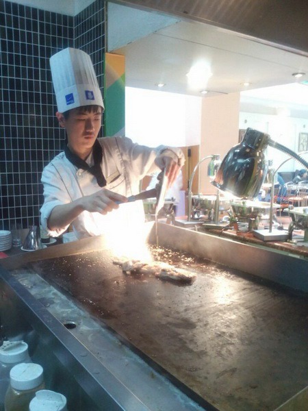 石家庄旅游学校服务班和厨师班分别到北京金台、西苑和新侨实习