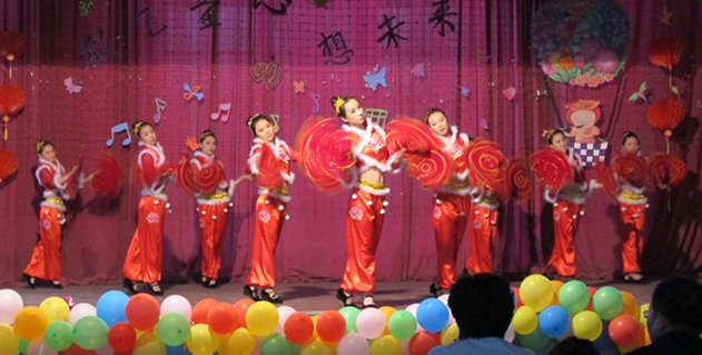 石家庄工程技术学校幼师专业学生参加舞蹈大赛