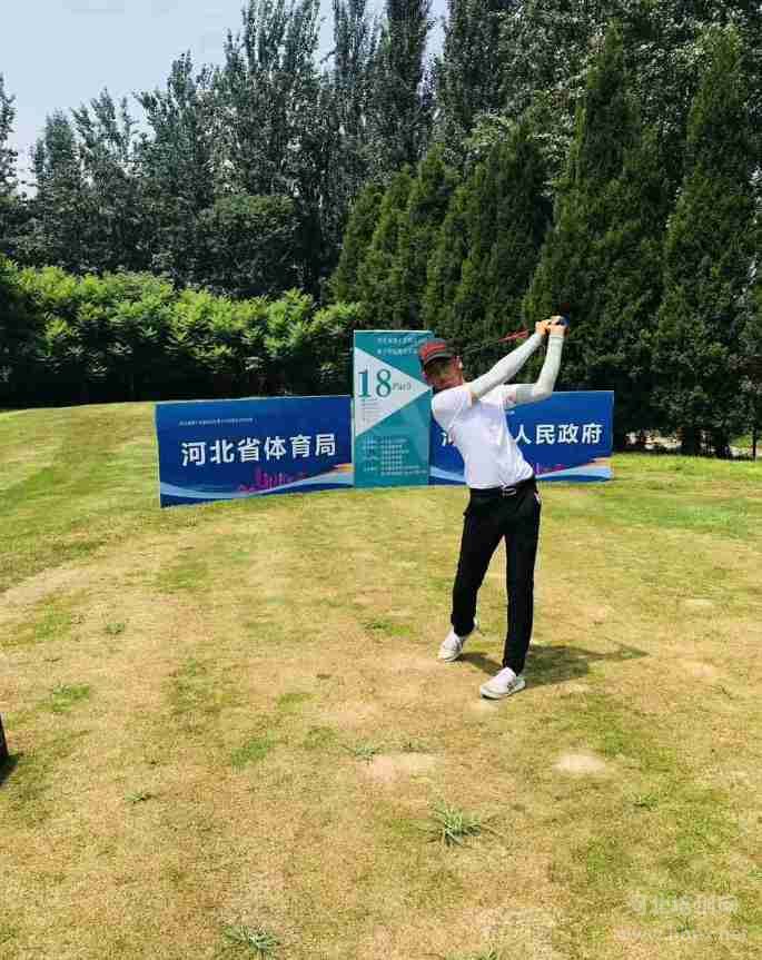 2018年河北省第十五届高尔夫运动会，保定华中技工学校学生