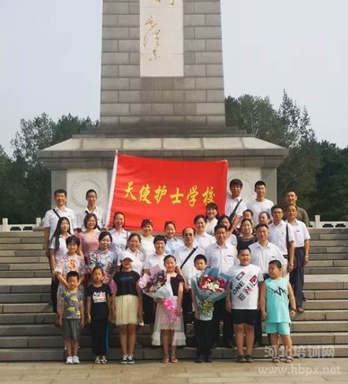 石家庄天使护士学校庆祝八一建军节