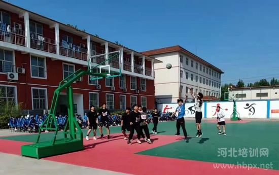石家庄华美铁路中等专业学校举行校园篮球比赛