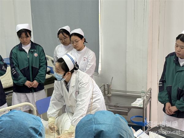 石家庄白求恩医学院护理专业导尿实训