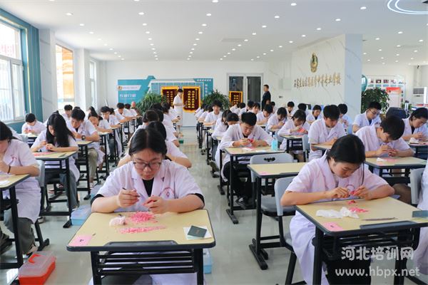 石家庄白求恩医学院口腔修复工艺专业雕牙大赛