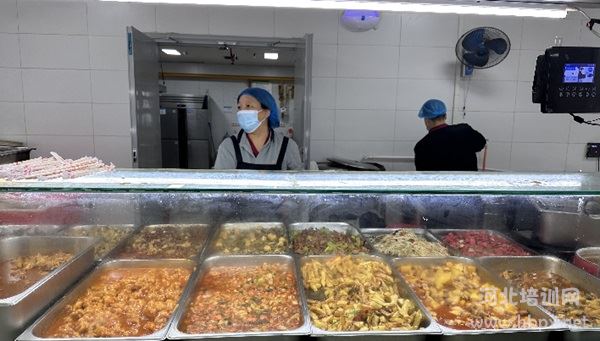 石家庄东华铁路学校食堂窗口