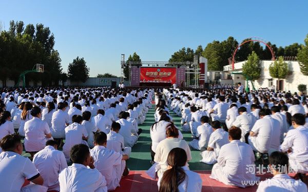 石家庄柯棣华医学中等学校举行2026年开学典礼 石家庄柯棣华医学中等学校举行2026年开学典礼
