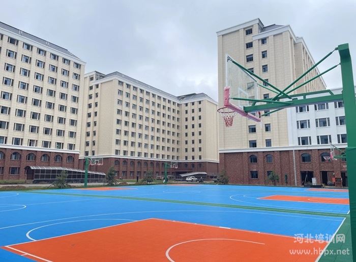 石家庄东华铁路学校篮球场