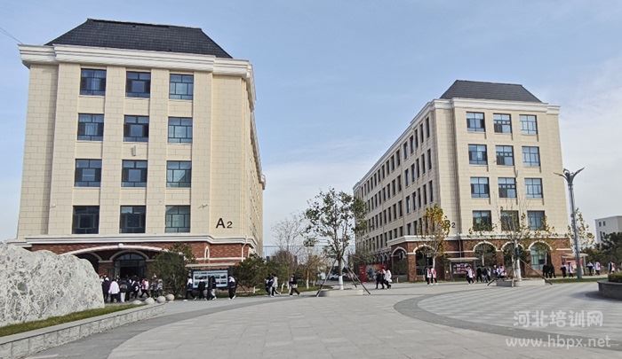 石家庄东华铁路学校A2教学楼图片 石家庄东华铁路学校A2教学楼图片