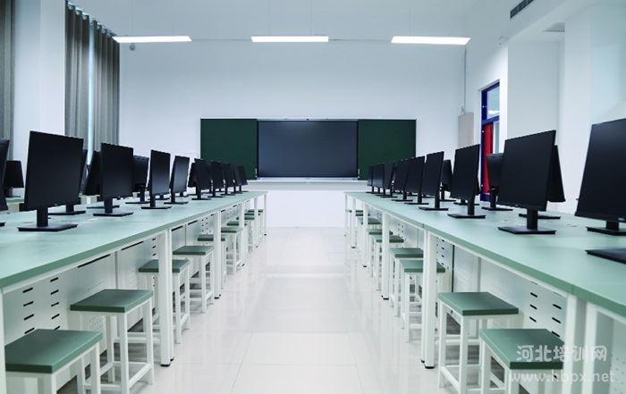 石家庄东华铁路学校计算机实训室