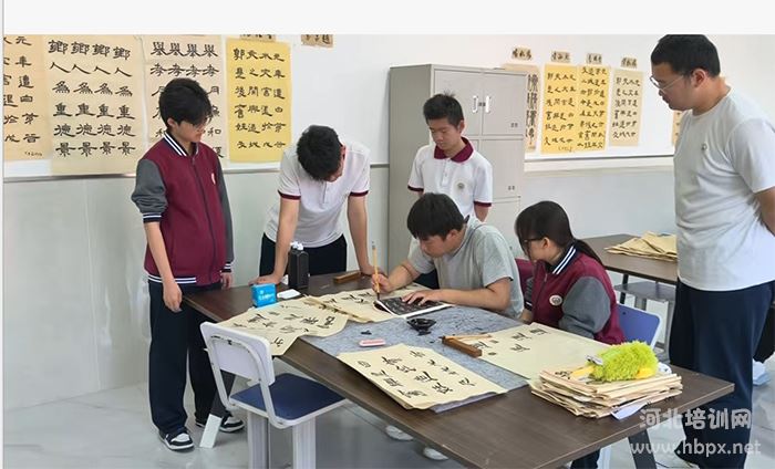 石家庄精英艺术高中书法专业课