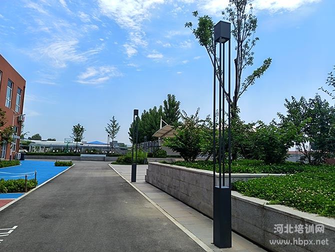 石家庄精英艺术高中校园一景