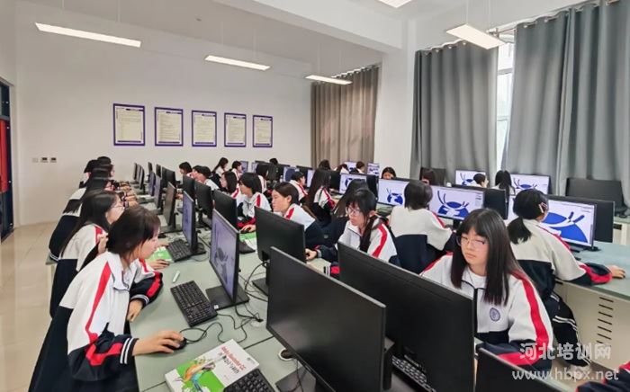 石家庄东华铁路学校艺术设计专业学生班赛现场