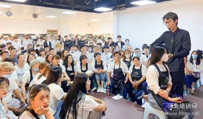 阿伟老师上课