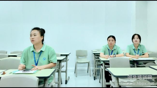 河北省工业数控技工学校听课老师感受课堂氛围