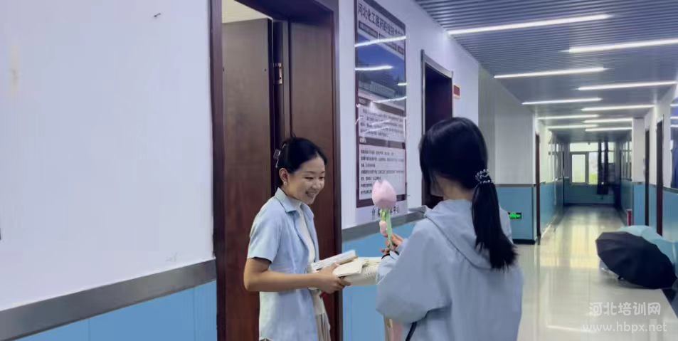 石家庄精英单招教师节活动