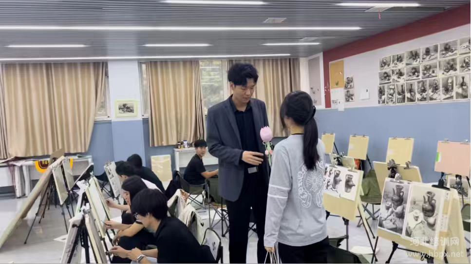 石家庄精英单招教师节师生互动