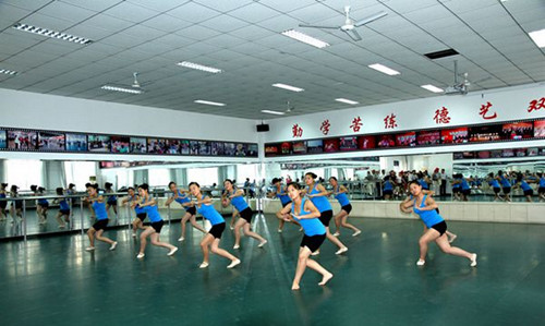 河北经济管理学校舞蹈排练厅